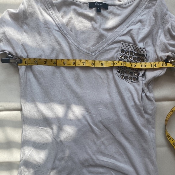 White V-Neck Top with Leopard Pocket - Picture 6 of 11